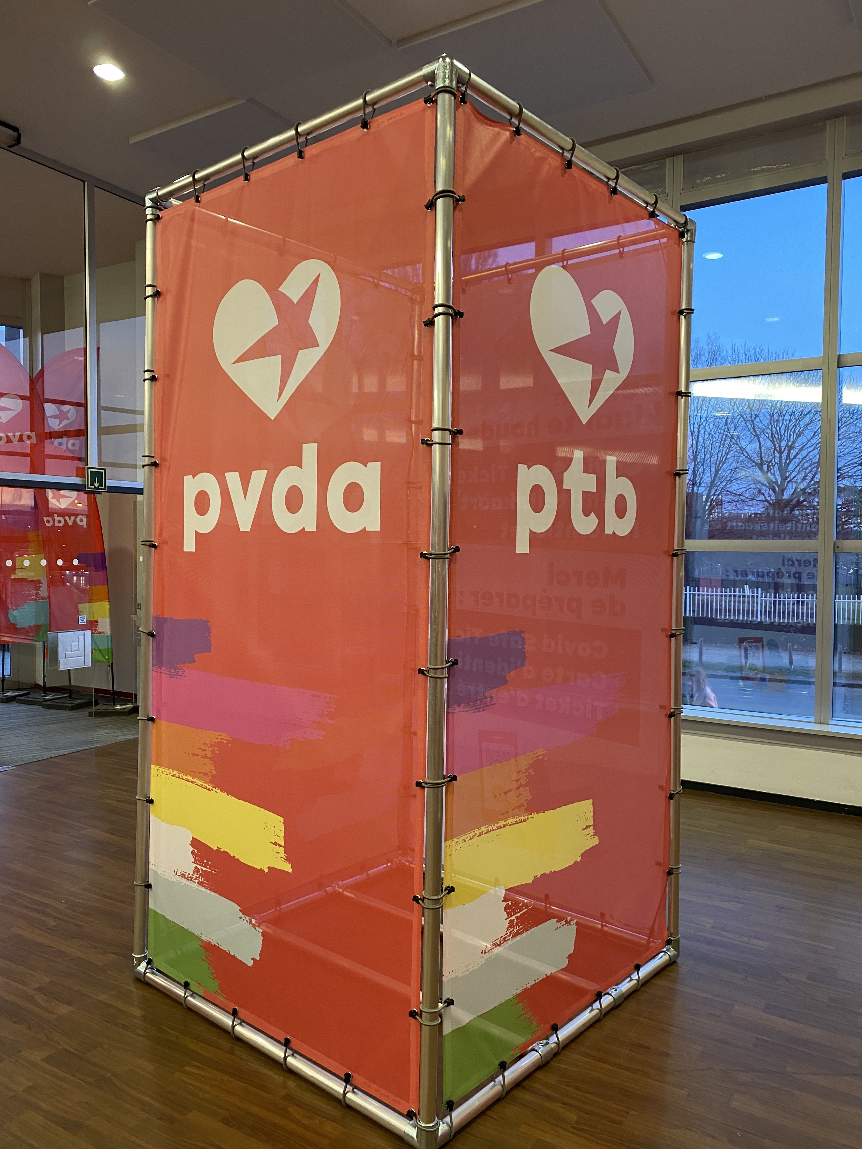 PVDA-Toren 3m hoog / Tour PTB de 3m en hauteur